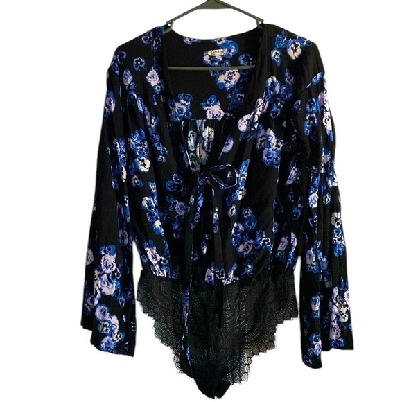 Free People Forties Feels Black Floral Bodysuit With Bell Sleeves Size Small - Picture 4 of 11